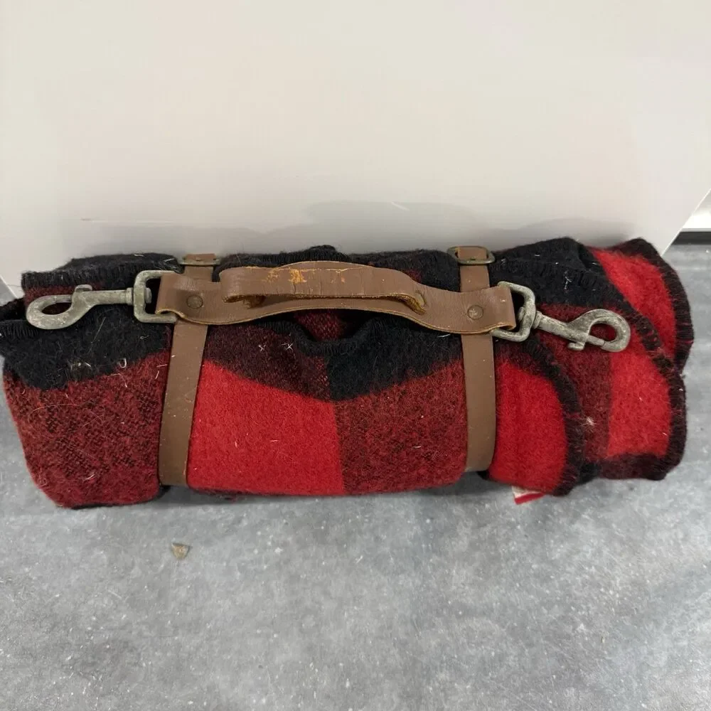 Vtg Marlboro Country Store Wool Blanket Buffalo Check Leather Brass Strap ~70x60